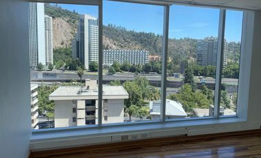 ARRIENDO Oficina habilitada de 201,23 m2, Metro Pedro de Valdivia