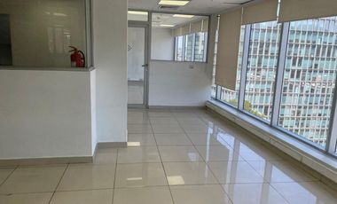 ARRIENDO Oficina habilitada de 201,23 m2, Metro Pedro de Valdivia