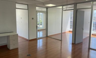 ARRIENDO Oficina habilitada de 201,23 m2, Metro Pedro de Valdivia