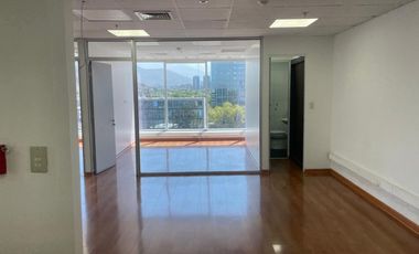 ARRIENDO Oficina habilitada de 201,23 m2, Metro Pedro de Valdivia