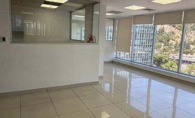 ARRIENDO Oficina habilitada de 201,23 m2, Metro Pedro de Valdivia