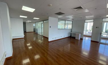 ARRIENDO Oficina habilitada de 201,23 m2, Metro Pedro de Valdivia