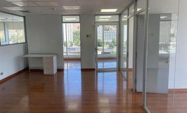 ARRIENDO Oficina habilitada de 201,23 m2, Metro Pedro de Valdivia