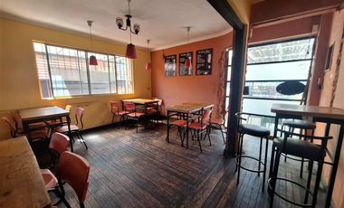 Local Comercial en Venta en Gran Avda. José Miguel Carrera con Carmen Mena C2J