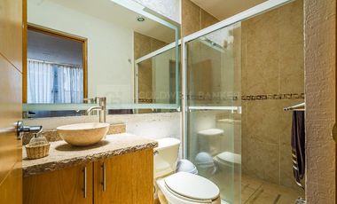 Casa en Venta en Punta Juriquilla: Exclusividad, Espacio y Comodidad en Altavista Condominio Puerta de Hierro