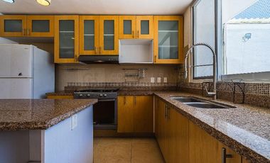 Casa en Venta en Punta Juriquilla: Exclusividad, Espacio y Comodidad en Altavista Condominio Puerta de Hierro