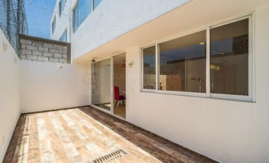Casa en Venta en Punta Juriquilla: Exclusividad, Espacio y Comodidad en Altavista Condominio Puerta de Hierro