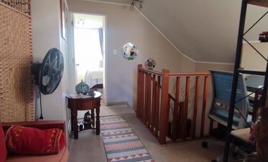 LINDA CASA CON GRAN TERRAZA TECHADA Y PATIO