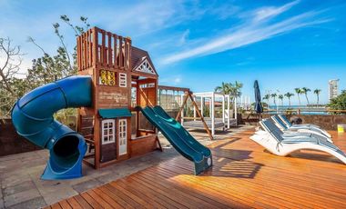 Deck 12 Unit 1005