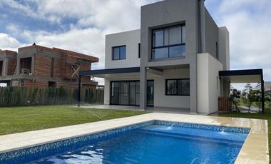 Casa en venta en Lagos de Canning