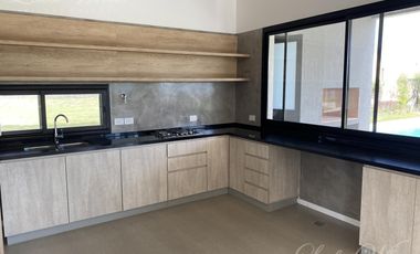 Casa en venta en Lagos de Canning