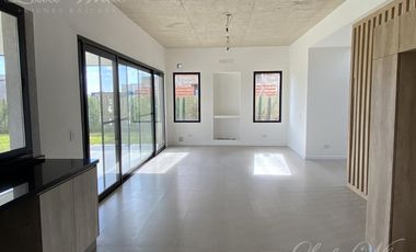 Casa en venta en Lagos de Canning