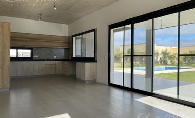 Casa en venta en Lagos de Canning