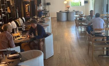 VENTA DEPARTAMENTO SUITE 2 AMBIENTES AMOBLADA  CON   COCHERA EN SLS  PUERTO MADERO APTO PROFESIONAL