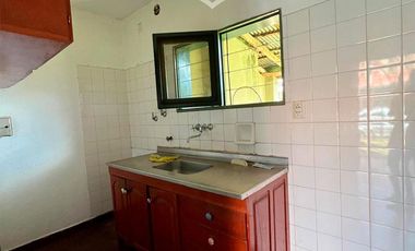 Departamento en avenida Tambor de Tacuarí y avenida Jauretche