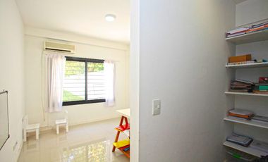 Excelente departamento en venta apto credito en San isidro - 2 dorm -PB c/ jardin
