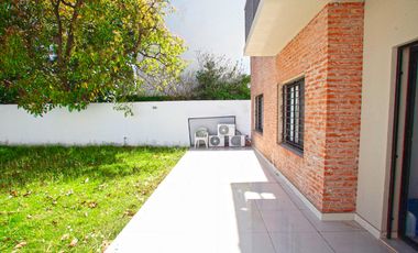 Excelente departamento en venta apto credito en San isidro - 2 dorm -PB c/ jardin