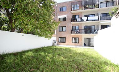Excelente departamento en venta apto credito en San isidro - 2 dorm -PB c/ jardin