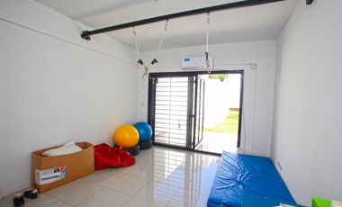 Excelente departamento en venta apto credito en San isidro - 2 dorm -PB c/ jardin