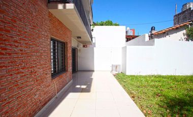 Excelente departamento en venta apto credito en San isidro - 2 dorm -PB c/ jardin
