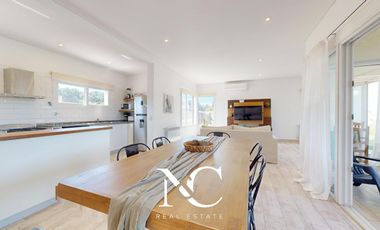 Casa en venta en Costa Esmeralda con piscina y gas natural