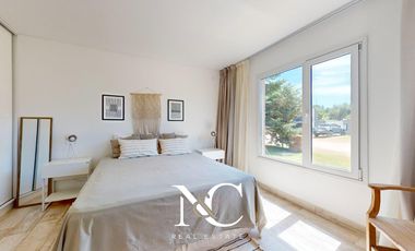 Casa en venta en Costa Esmeralda con piscina y gas natural