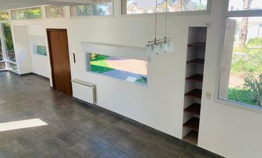 Venta casa 4 dormitorios.  BARRIO CERRADO SAN MARINO - FUNES