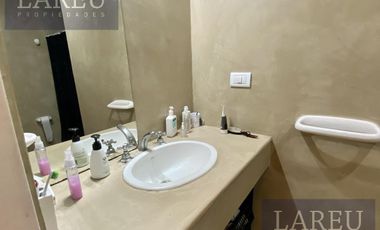 Casa  reciclada a nuevo en la Delfina