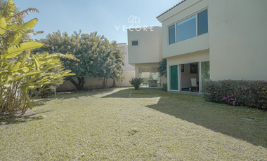 CASA EN VENTA EN PUERTA DE HIERRO, ZONA DIAMANTE, ZAPOPAN