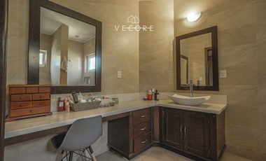 CASA EN VENTA EN PUERTA DE HIERRO, ZONA DIAMANTE, ZAPOPAN