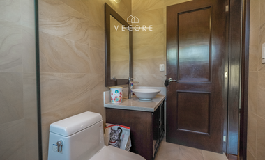 CASA EN VENTA EN PUERTA DE HIERRO, ZONA DIAMANTE, ZAPOPAN