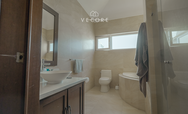 CASA EN VENTA EN PUERTA DE HIERRO, ZONA DIAMANTE, ZAPOPAN