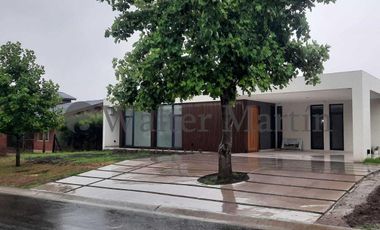 Venta de Casa a Estrenar-Estancia Smithfield