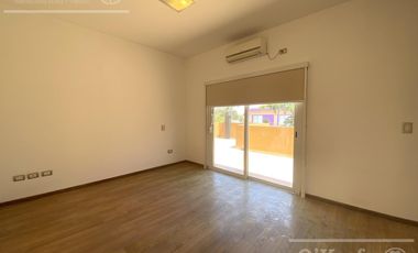 Casa en Venta de cuatro ambientes con piscina en Altos de Hudson II, Hudson, Berazategui