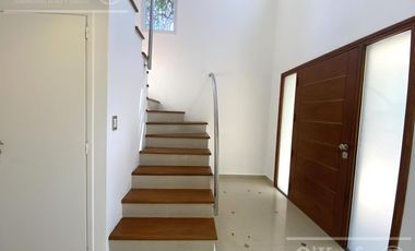 Casa en Venta de cuatro ambientes con piscina en Altos de Hudson II, Hudson, Berazategui
