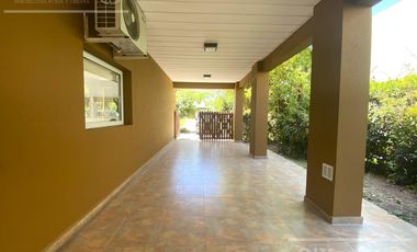 Casa en Venta de cuatro ambientes con piscina en Altos de Hudson II, Hudson, Berazategui
