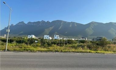 TERRENO COMERCIAL EN   RENTA DOMINIO CUMBRES