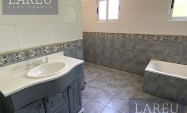 Casa en Venta con renta - La Delfina, Pilar