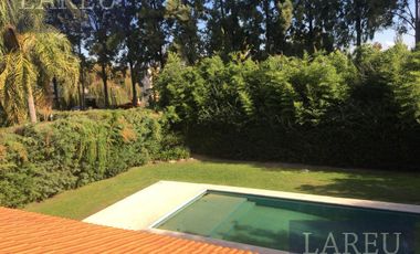 Casa en Venta con renta - La Delfina, Pilar