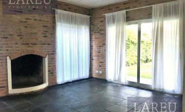 Casa en Venta con renta - La Delfina, Pilar