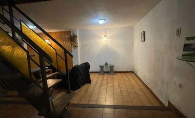 PH en  en venta de 3 ambientes con terraza y quincho