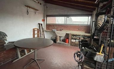 PH en  en venta de 3 ambientes con terraza y quincho