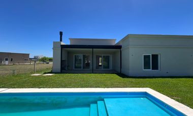 Casa en  Pilar del Este San Ramon