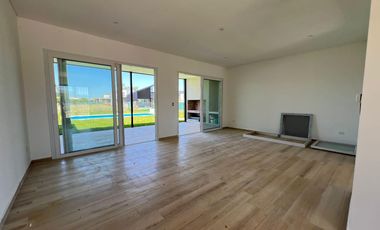 Casa en  Pilar del Este San Ramon