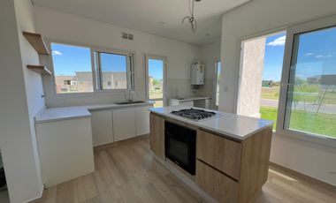Casa en  Pilar del Este San Ramon