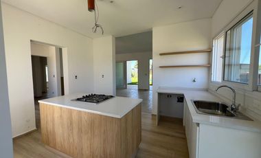 Casa en  Pilar del Este San Ramon