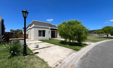 Casa en  Pilar del Este San Ramon