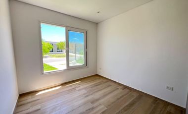 Casa en  Pilar del Este San Ramon
