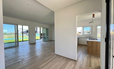 Casa en  Pilar del Este San Ramon