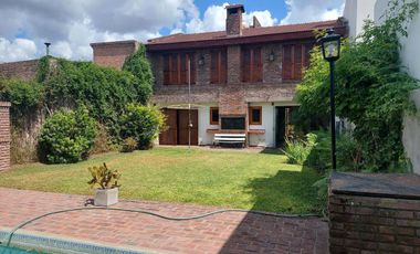 VENTA Casa  5 AMBIENTES    Centro de Lujan